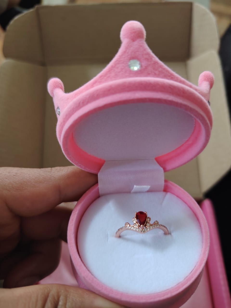 Customer photo review of Cajita de Regalo para Anillo, Collar o Aretes Chicos Corona Pink