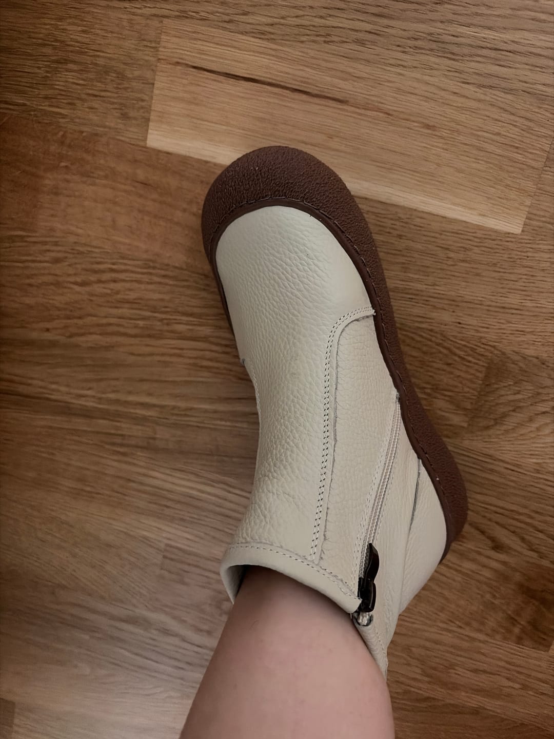 Customer photo review of Women Genuine Leather Zipper Flat Ankle Boots