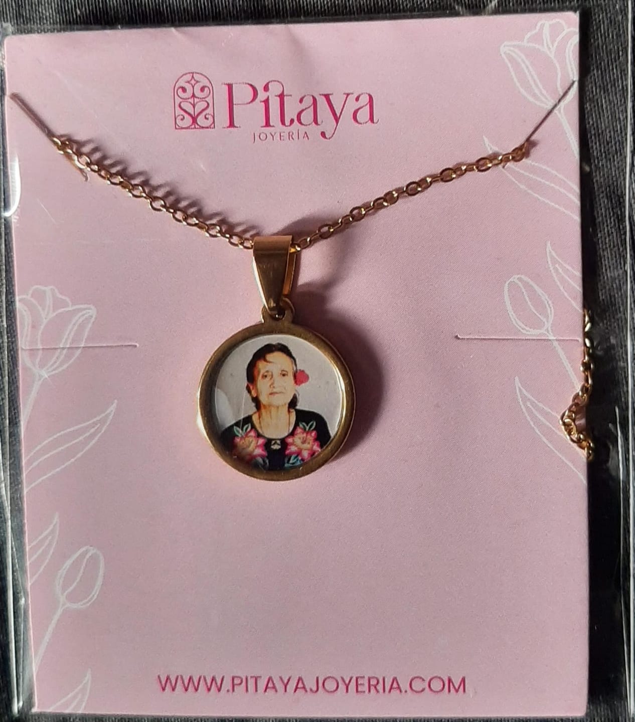 Customer photo review of Collar Legacy Personalizado Foto a Color
