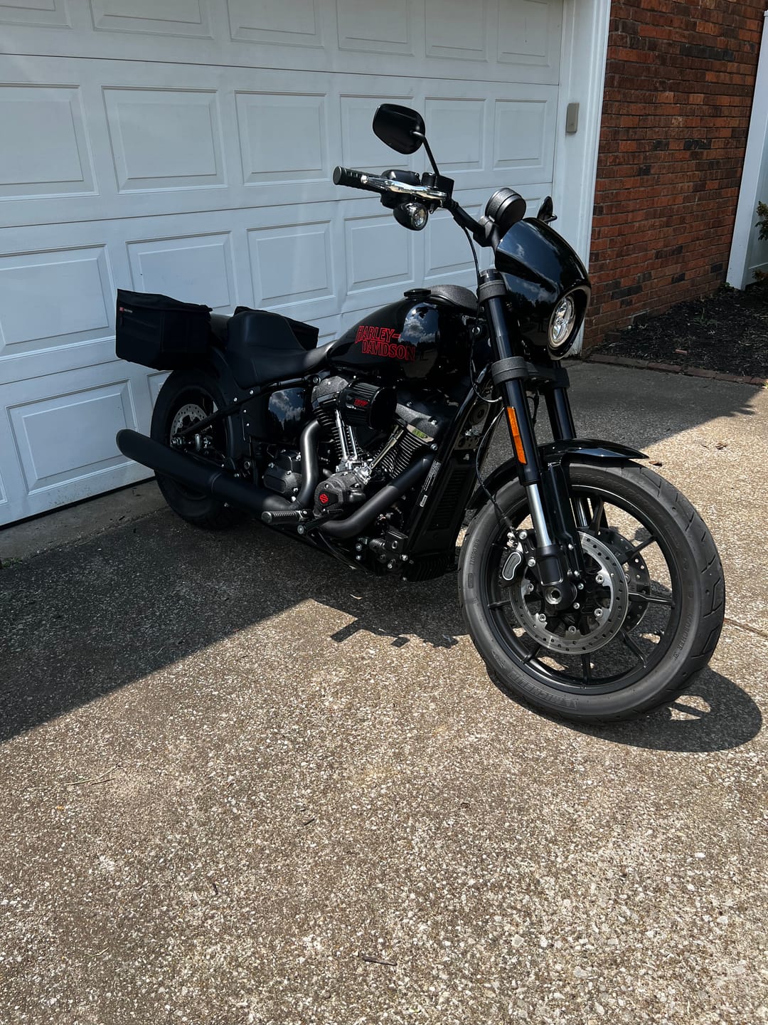 Customer photo review of 18L - Patriot Medium Throw Over Saddlebags For 2025+ Harley Softail Low Rider S FXLRS