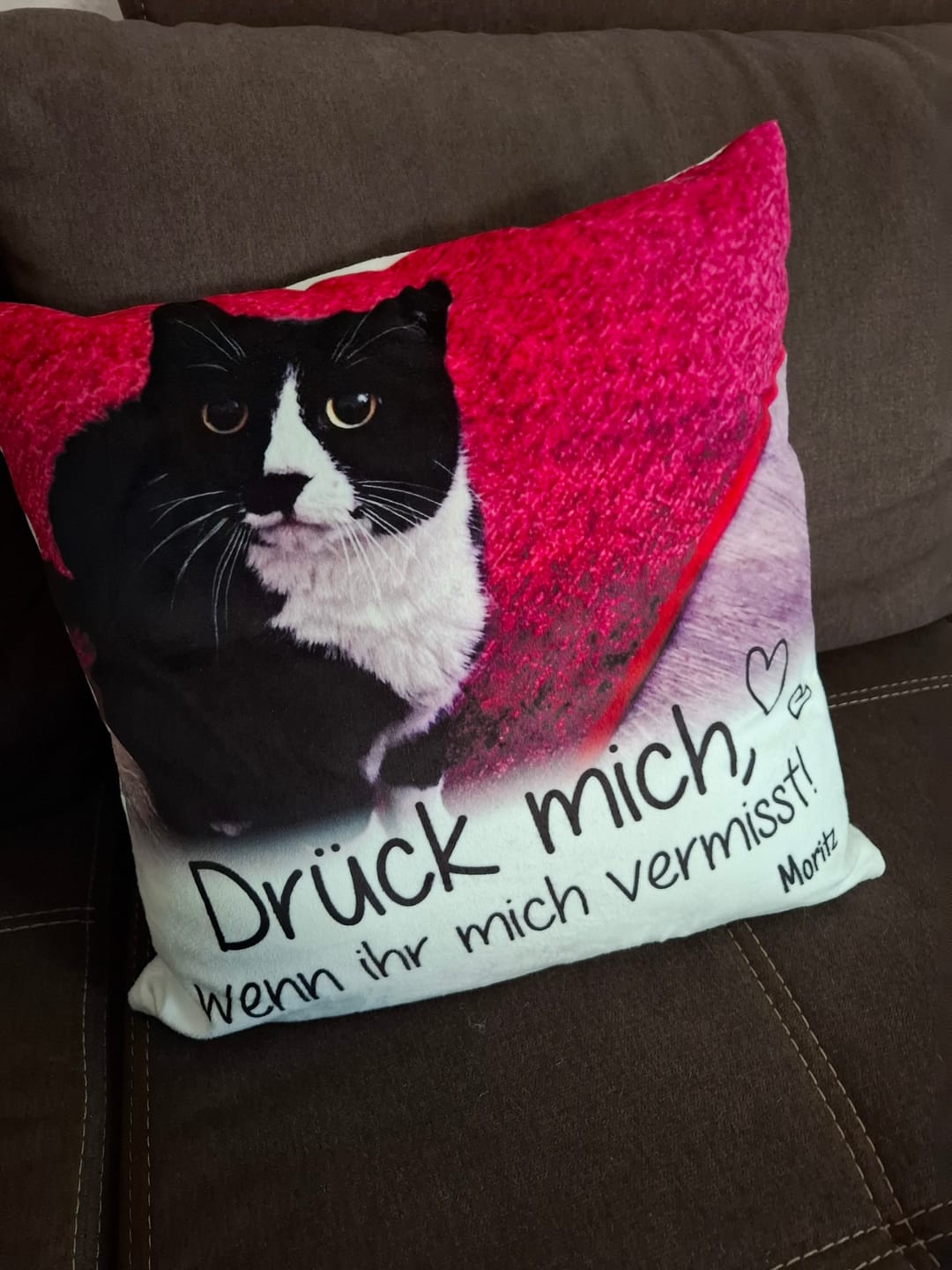 Customer photo review of Personalisiertes Kissen - Drück mich, wenn du mich vermisst
