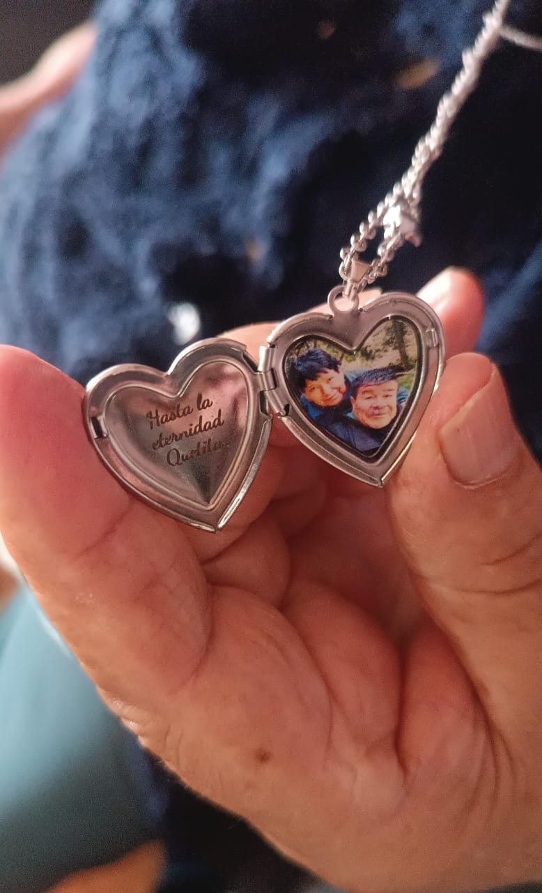 Customer photo review of Relicario Love Personalizado Foto a Color