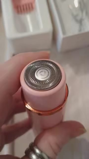 Customer photo review of Rasoir VIRELAU - Fini les coupures et les irritations