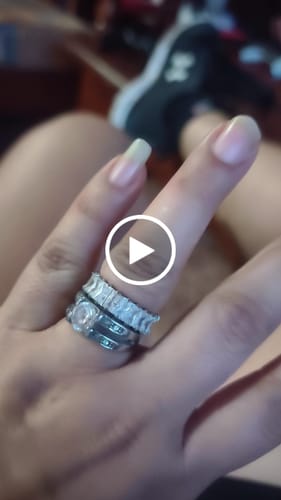 Customer video review of Anillo Selene