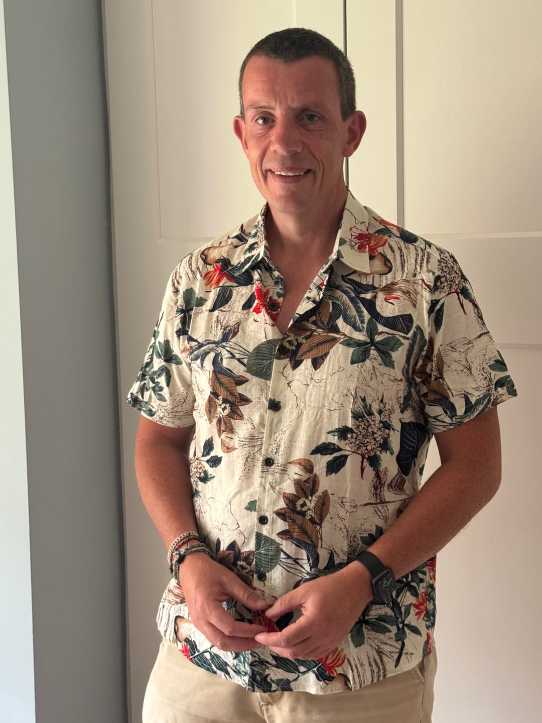 Customer photo review of Men's Flower Cotton Tropical Floral Summer Button Up Hawaiian Shirt