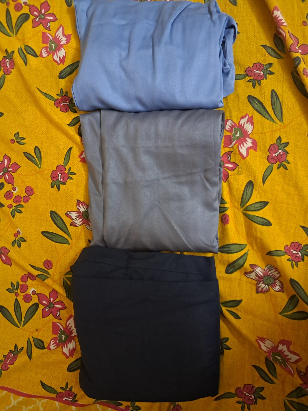 Customer photo review of Women Navy Blue Airy Linen Wide Leg Pant