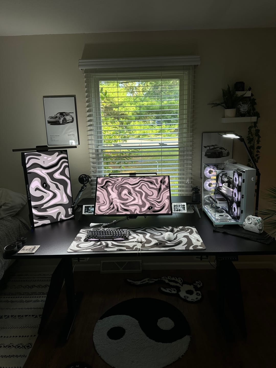 Customer photo review of Black Liquid Mousepad