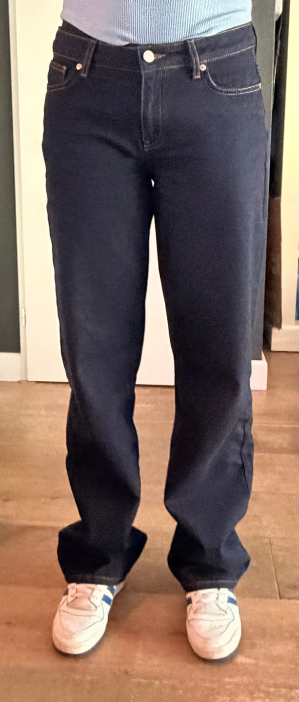 Customer photo review of LOGO STITCH JEANS INDIGO