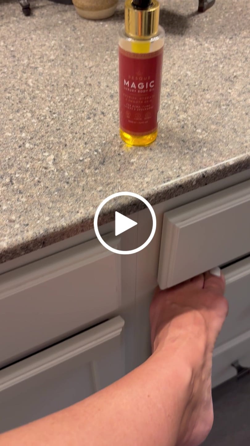 Customer video review of Besque® Magic Body Oil - 100ml