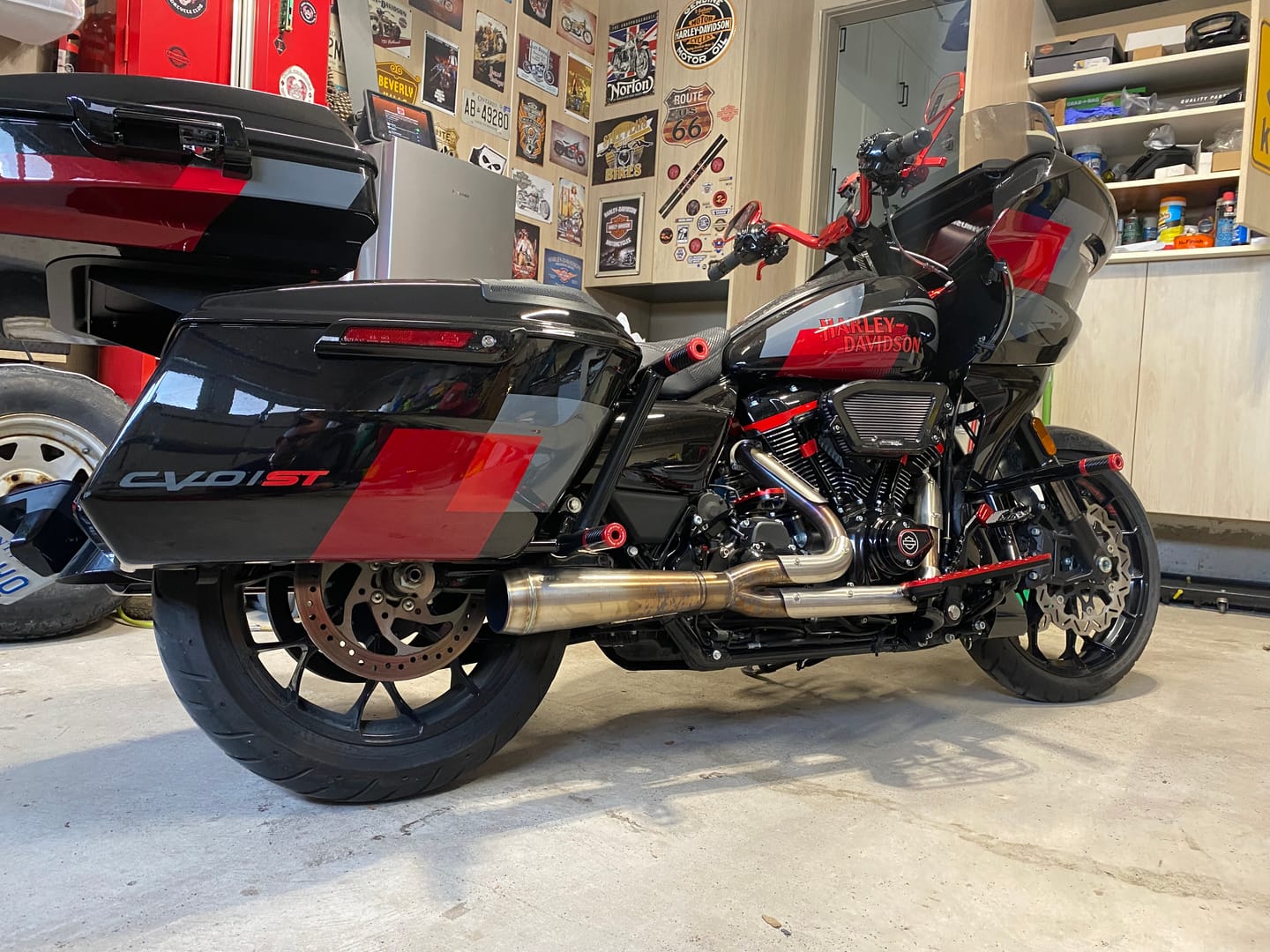 Customer photo review of Tour Trunk Pack Liner for 2014+ touring