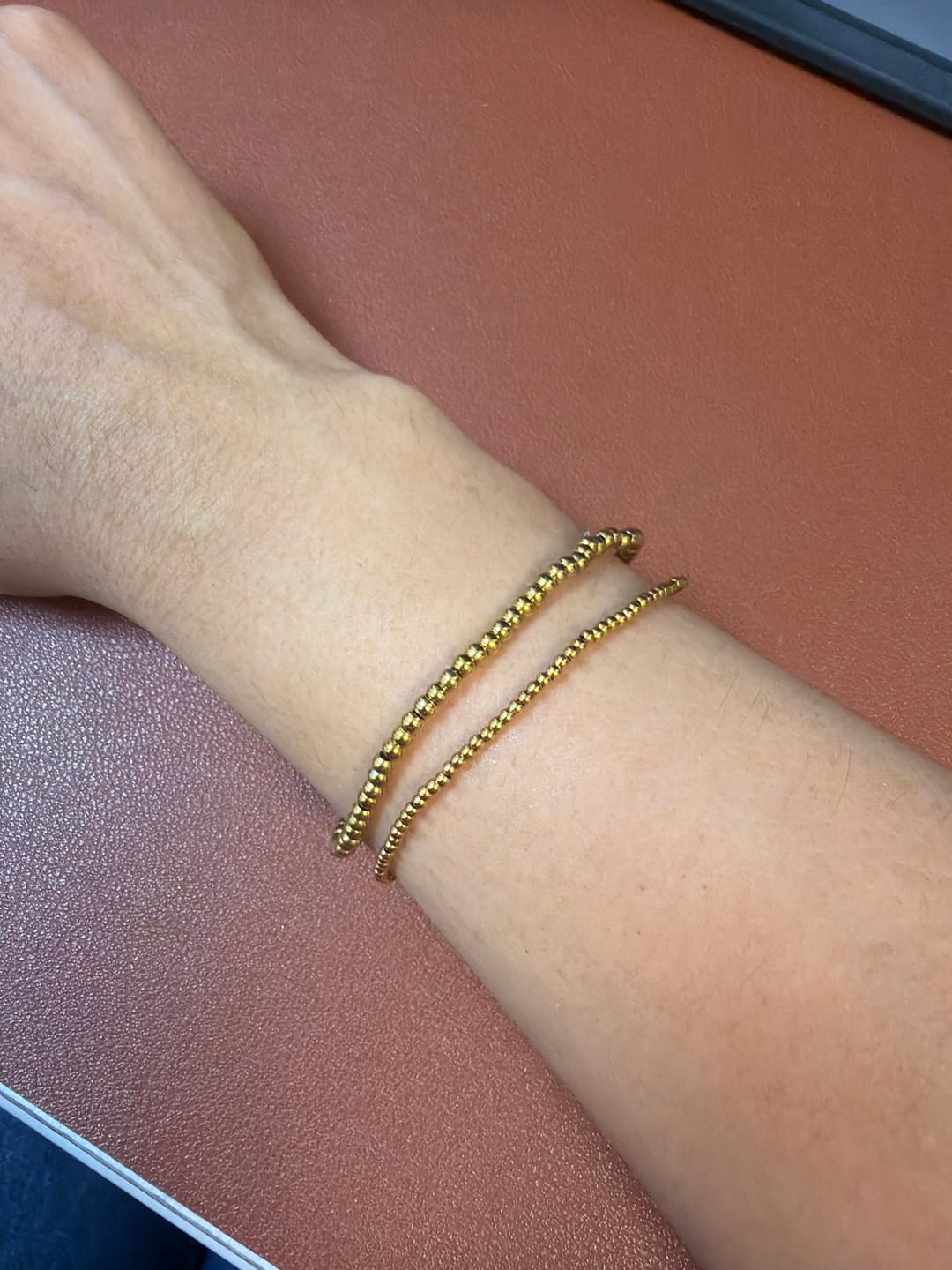 Customer photo review of Pulsera Bolitas Doradas