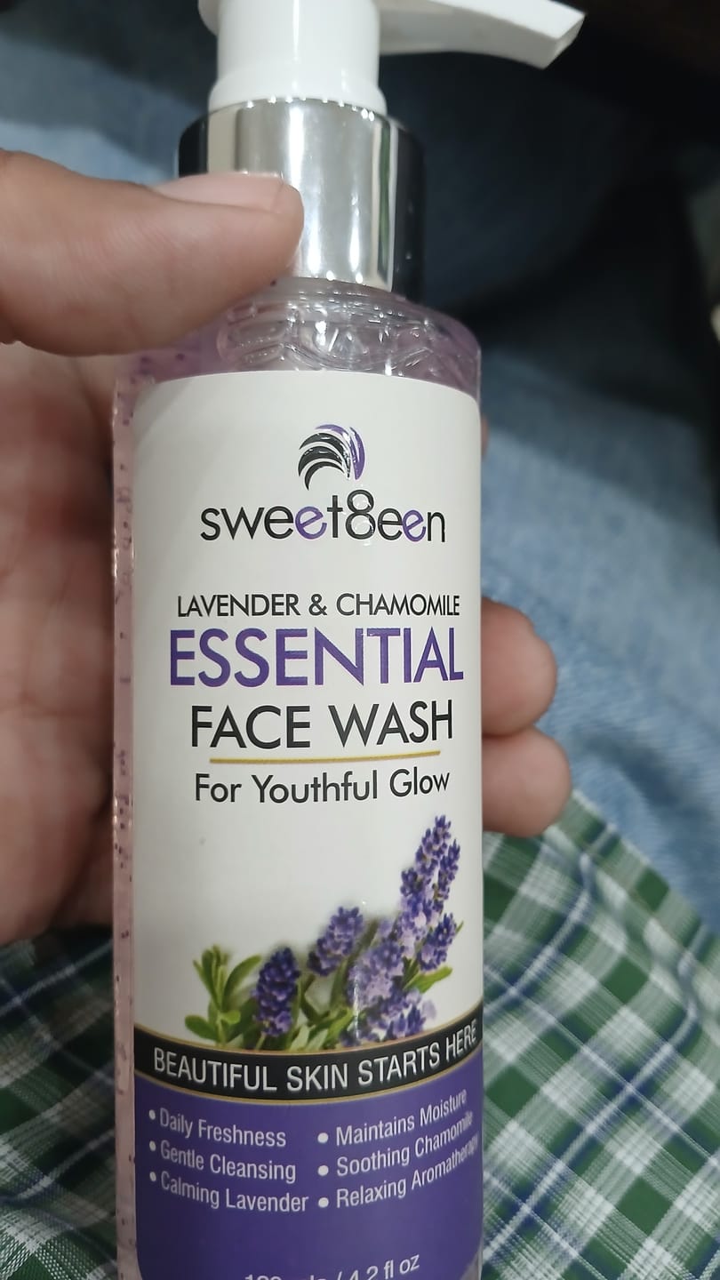 Customer photo review of Daily Essentials Face Wash with Lavender & Chamomile