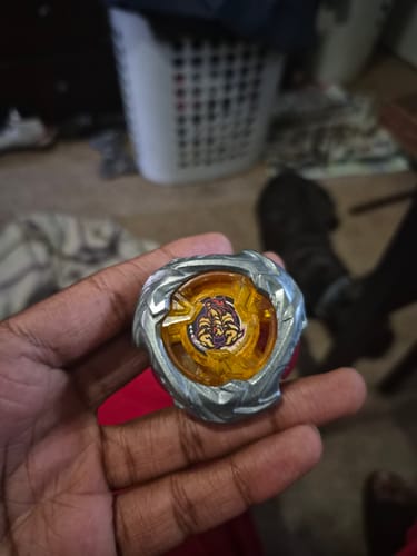 Customer photo review of Takara Tomy Beyblade X UX-14 ScorpioSpear 0-70Z Starter