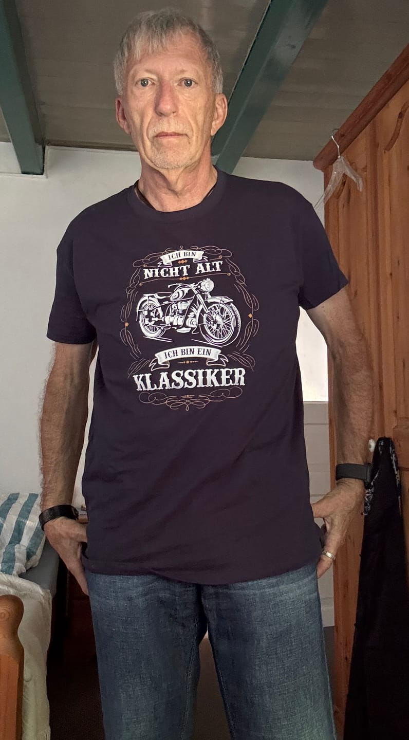 Customer photo review of Schräg drauf personalisierbar - Herren Shirt