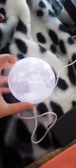 Customer photo review of Lámpara Luna 3D Personalizada