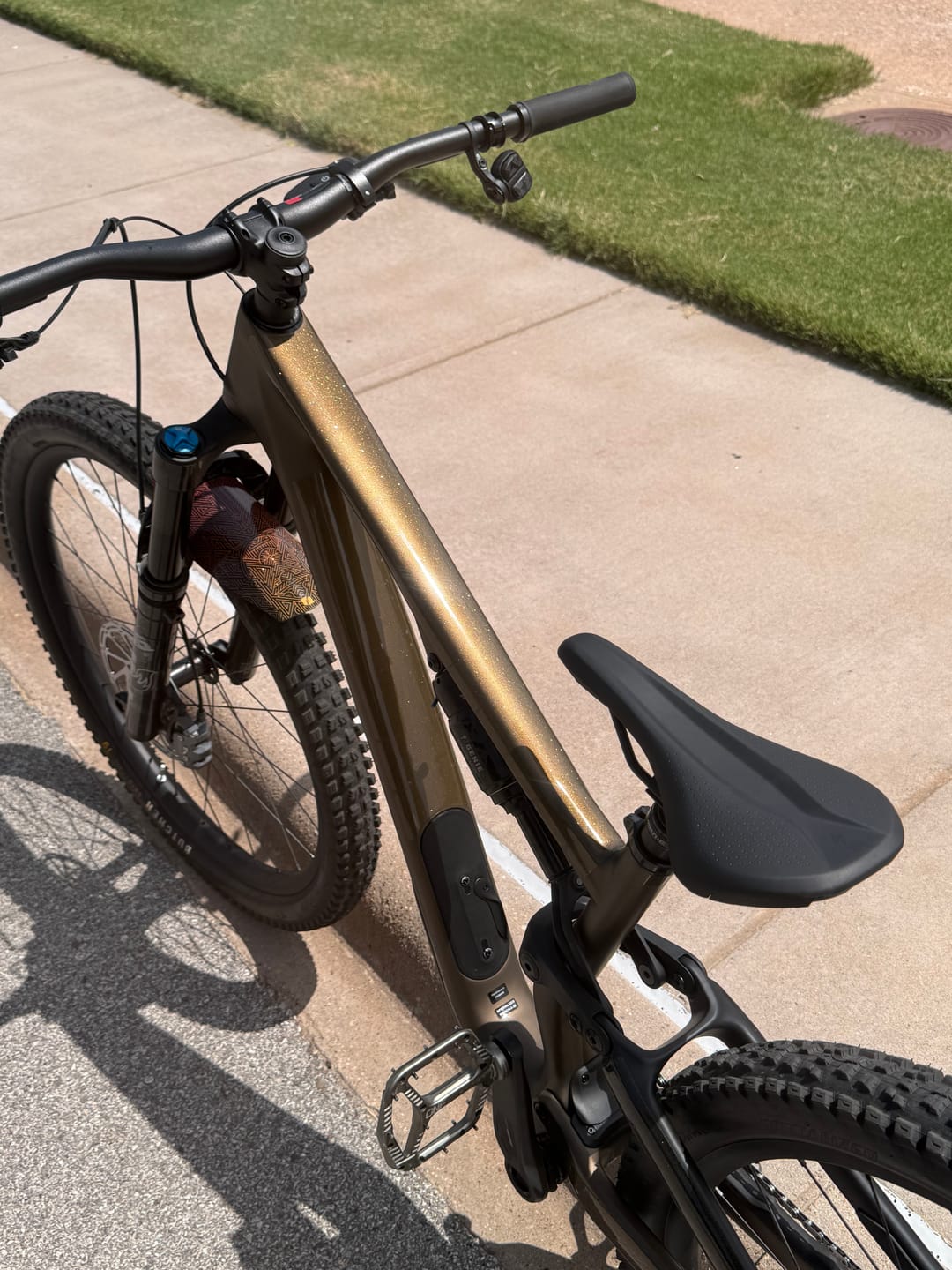 Customer photo review of Sparkle Shift Frame Keeper