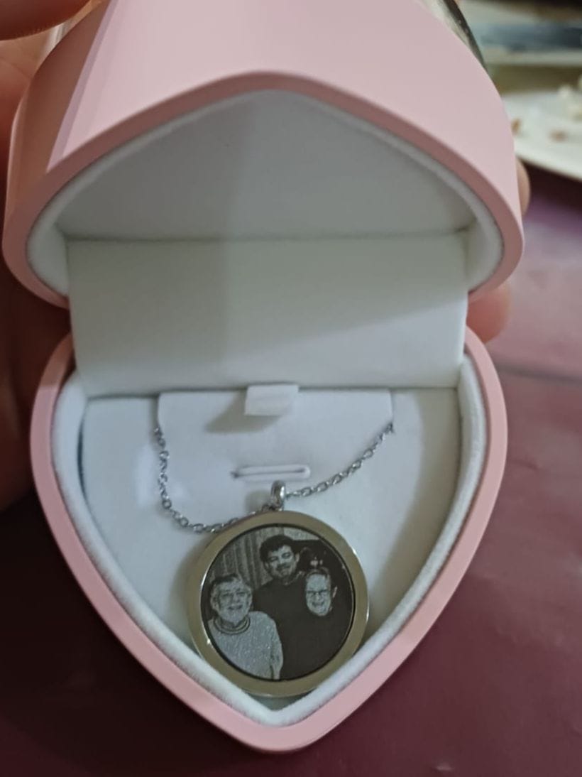 Customer photo review of Collar Memory  Personalizado