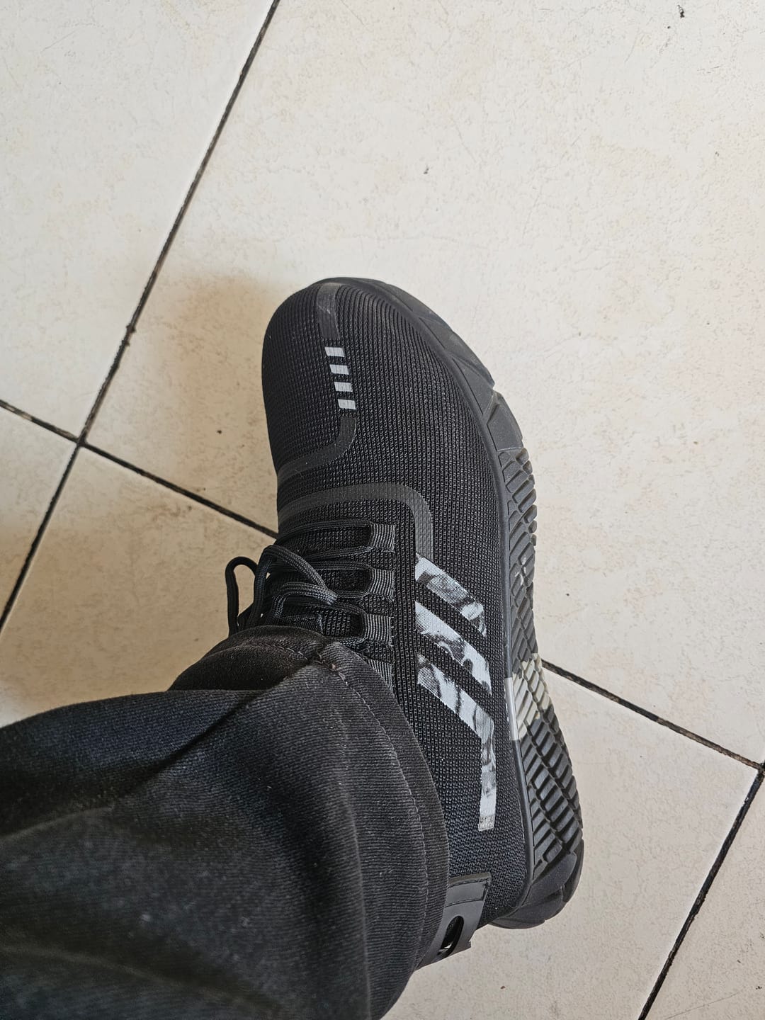 Customer photo review of Zapatilla de Seguridad Guyisa® 2002 Puntera de Acero Suela de Kevlar Anti Clavos