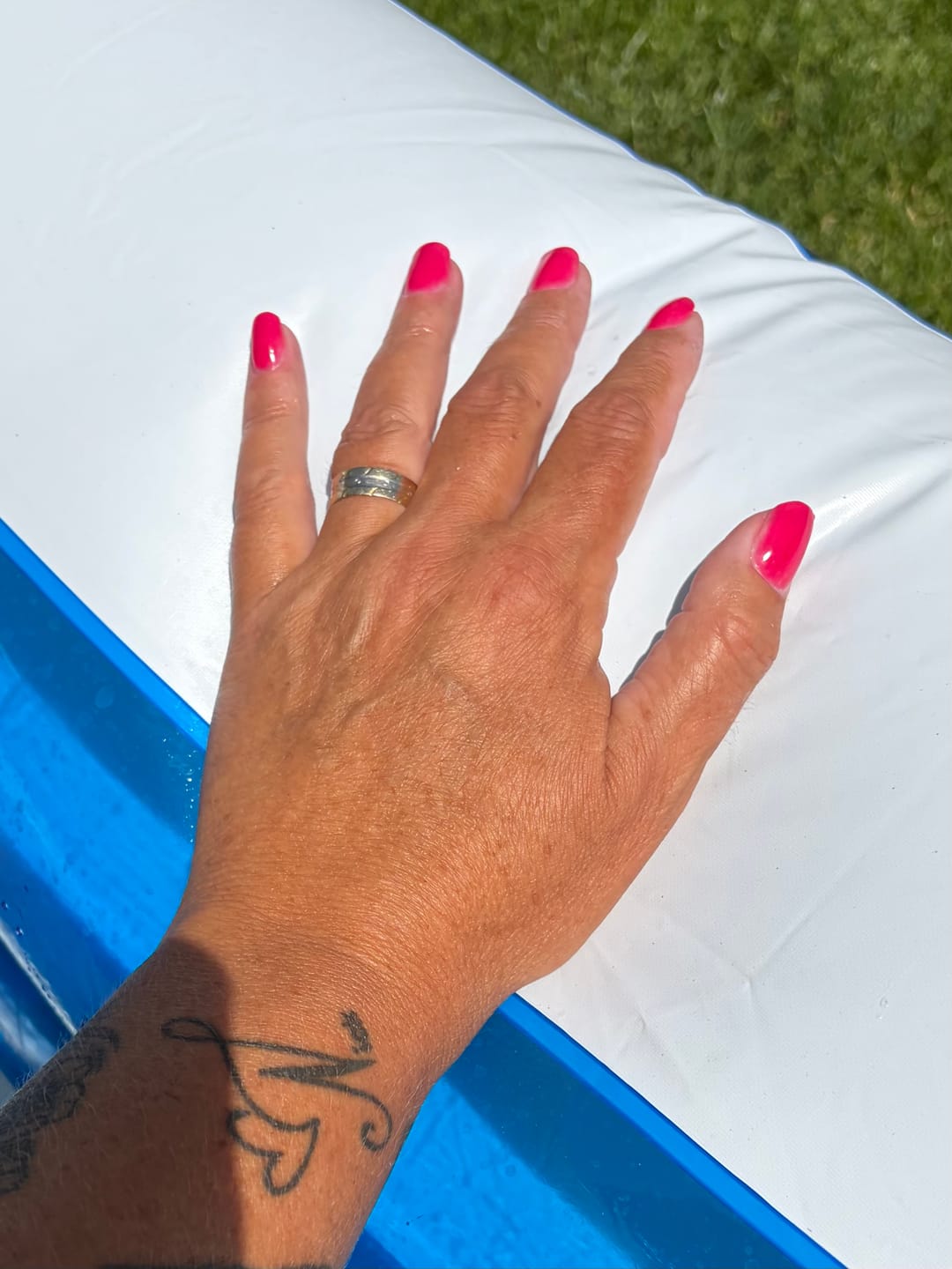 Customer photo review of Flamingo Pop Dipping Powder