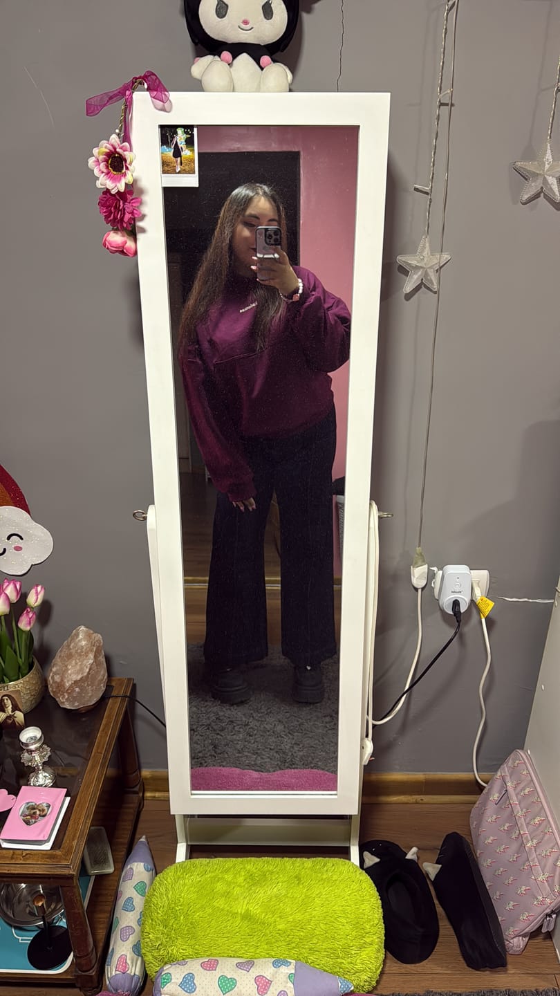 Customer photo review of (PRE-VENTA) POLERÓN HOODIE BURDEO - OVERSIZE CON GORRO LOGO Y ESPALDA BORDADO