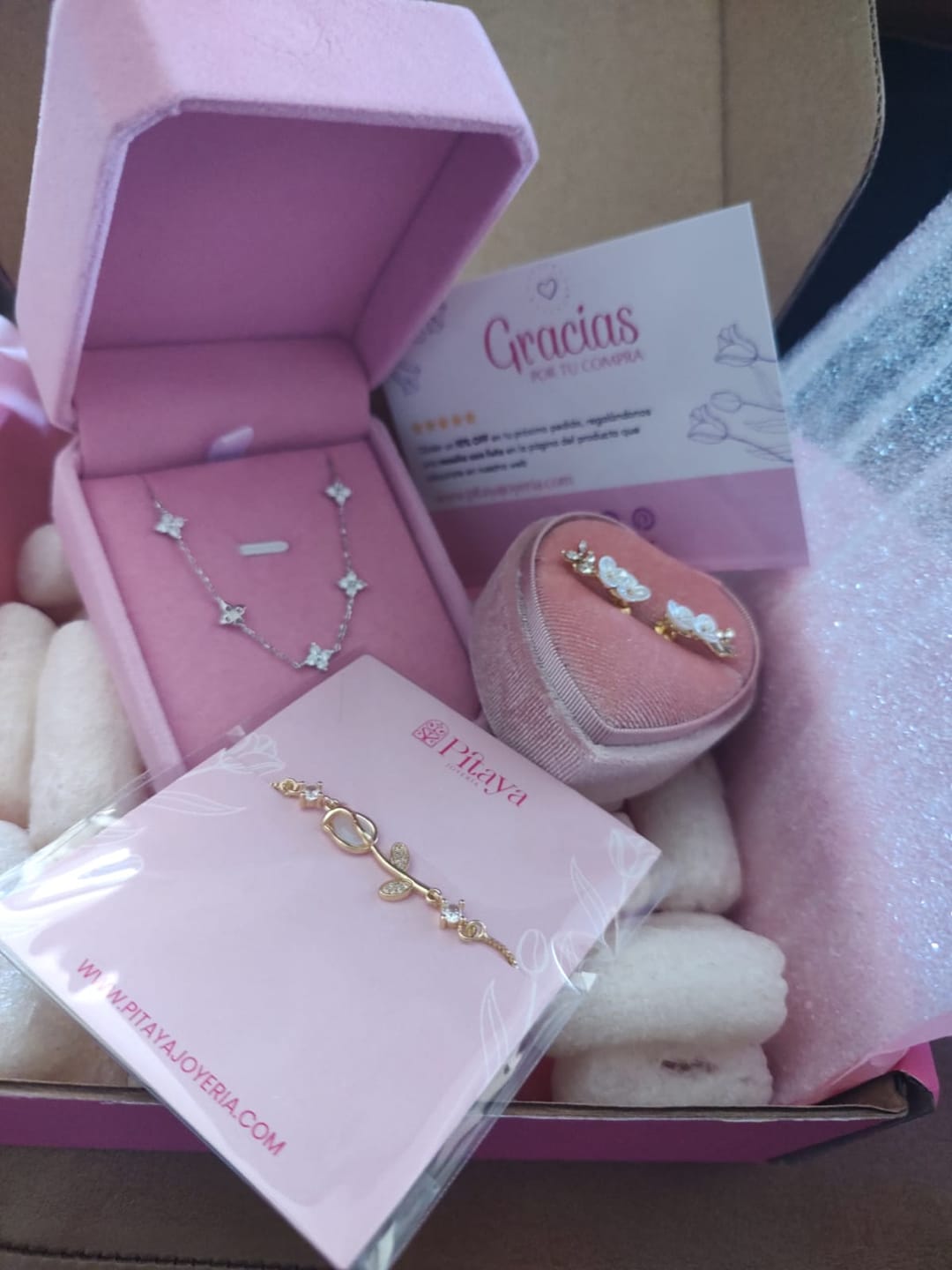 Customer photo review of Cajita de Regalo Petal para Collar y Pulsera