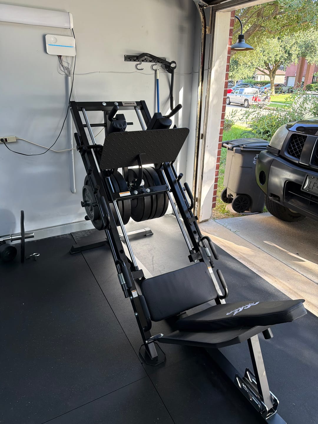 Customer photo review of 2-in-1 Leg Press Hack Squat Machine Combo DD10