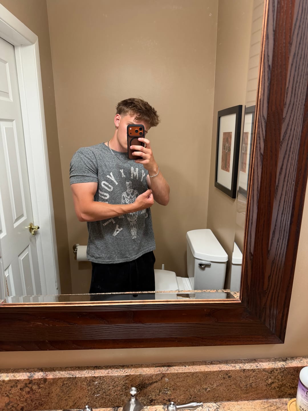Customer photo review of 4206 - Gold's Gym Heather Tees