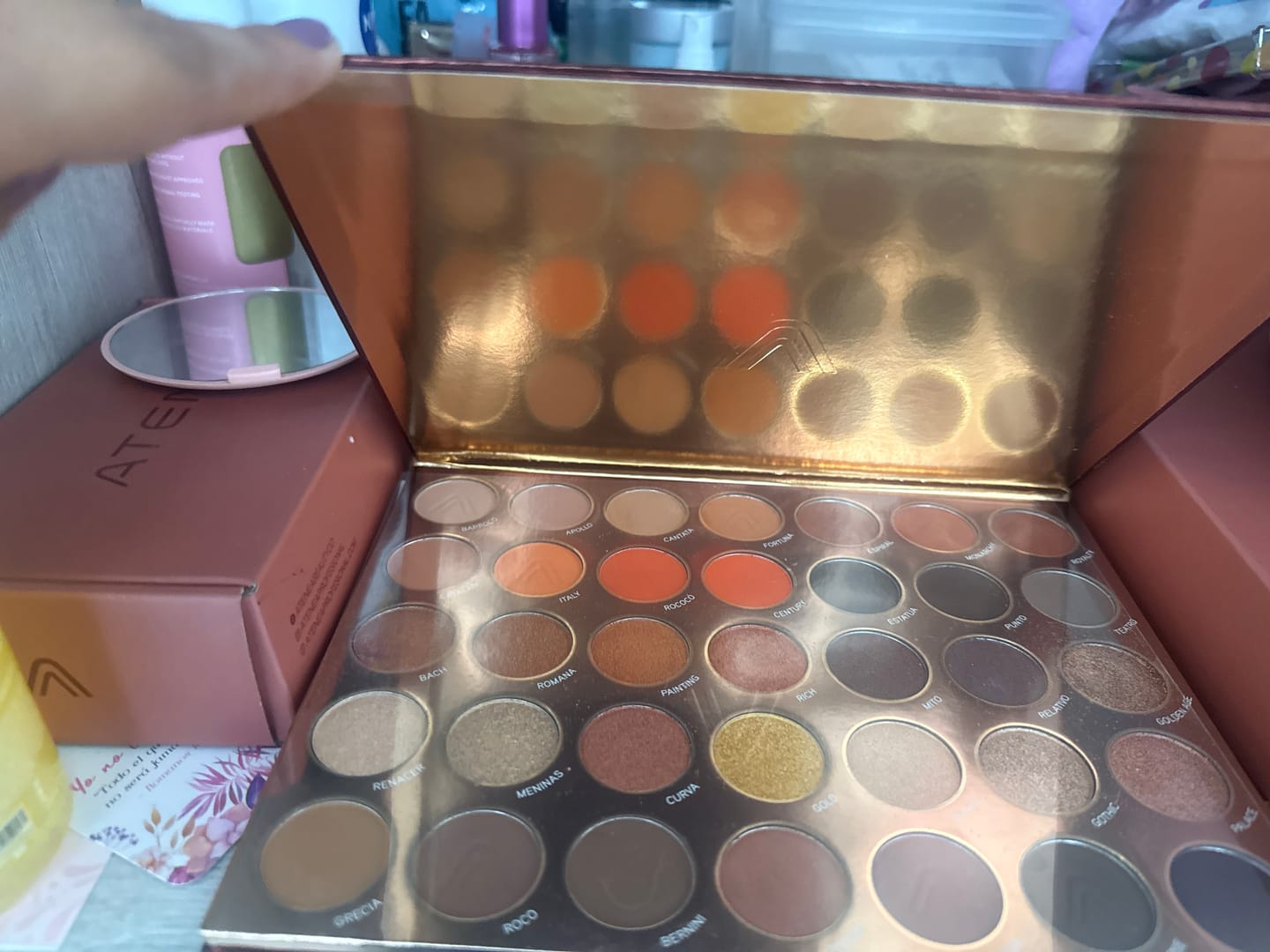 Customer photo review of PALETA DE SOMBRAS  ATEMPORAL | MAKEUP EXPERT