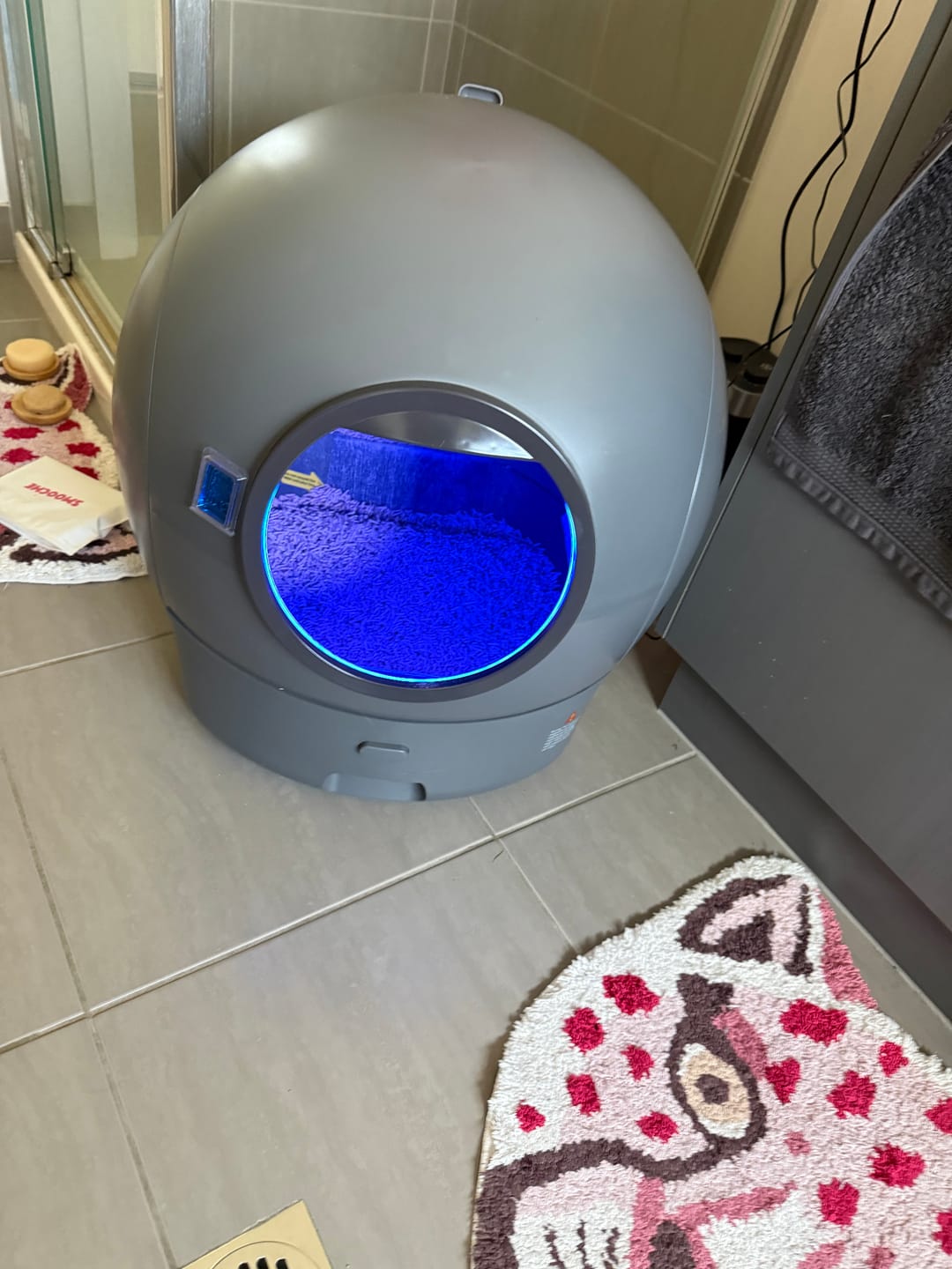 Customer photo review of AutoClean Max Automatic Self Cleaning Cat Litter Box