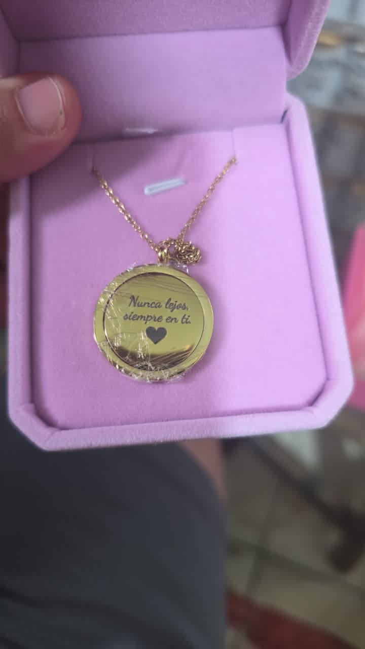 Customer photo review of Collar Memory  Personalizado