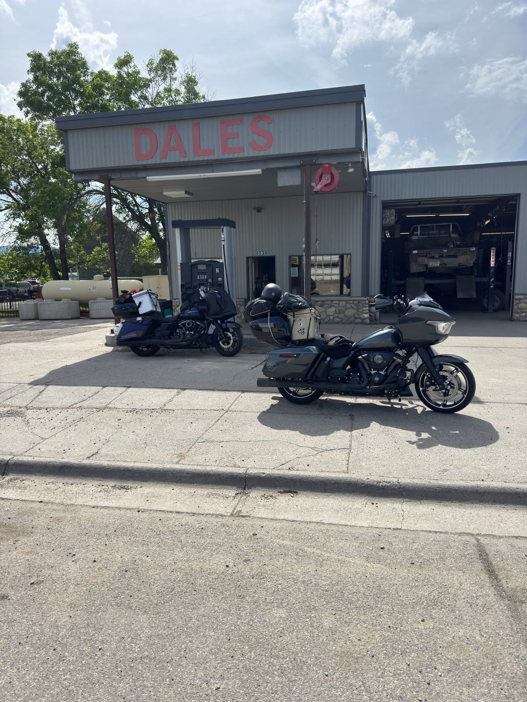 Customer photo review of Color Matched hand guard with LED for Touring & Softails fit for 2009-2026