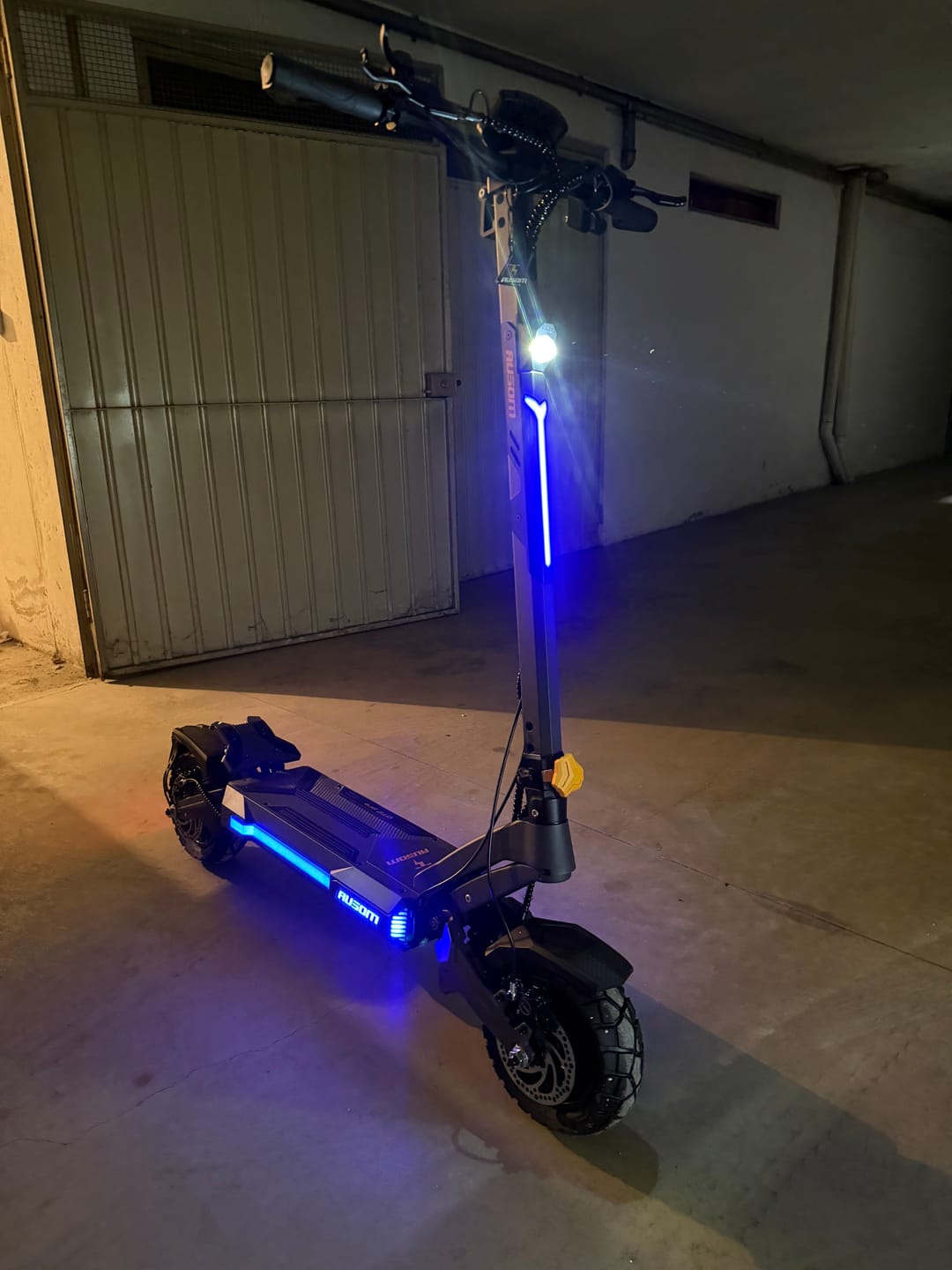Customer photo review of Ausom DT2 Pro Dual Motor E-scooter