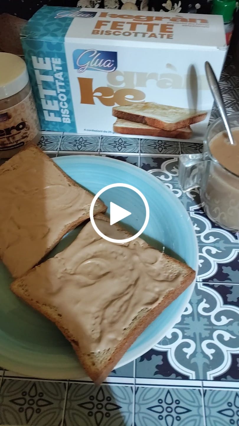 Customer video review of Crema proteica gusto nocciola bianca