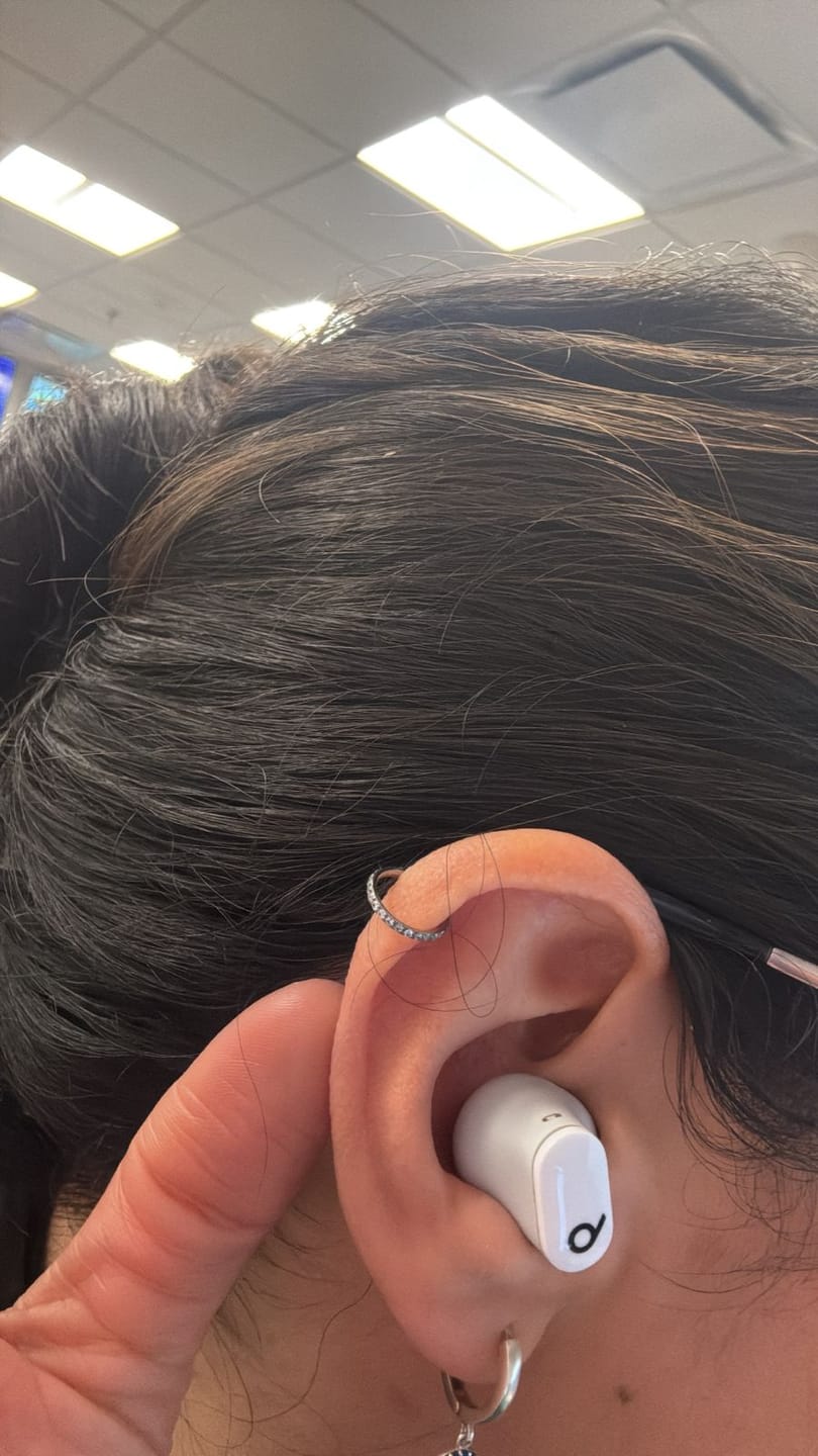 Customer photo review of Piercing Infinity con Zirconias Titanio
