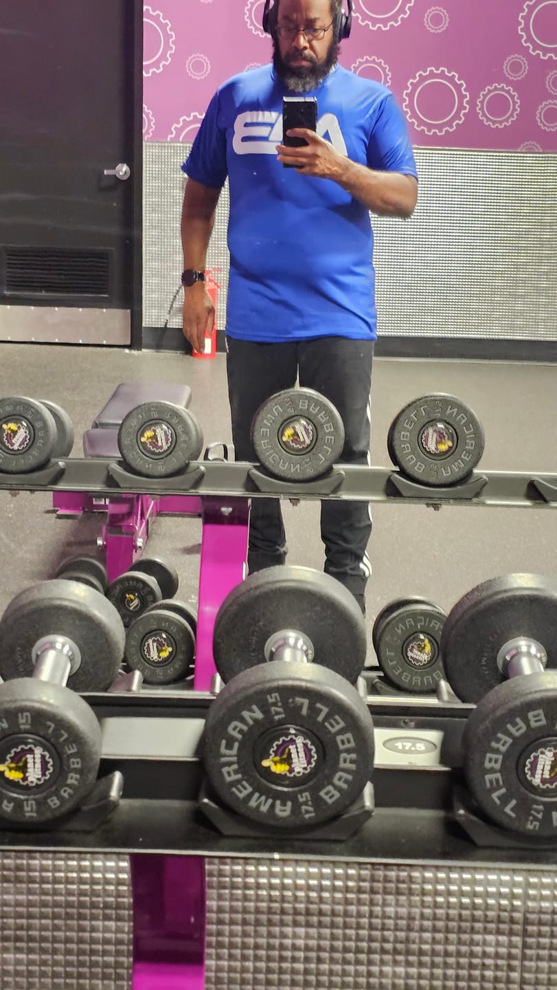 Customer photo review of MB Team Performance Unisex Tee