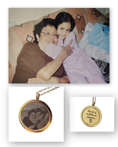 Customer photo review of Collar Memory  Personalizado