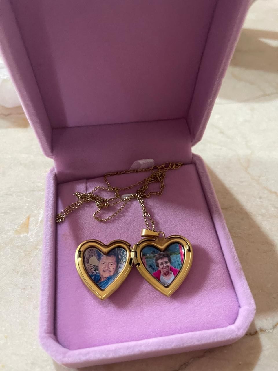 Customer photo review of Cajita de Regalo Petal para Collar y Pulsera