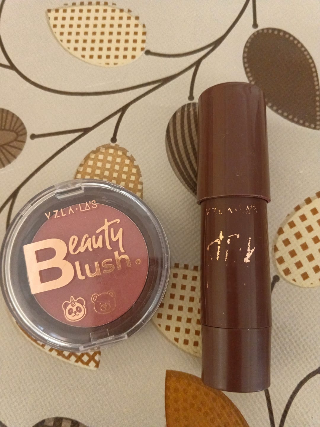 Customer photo review of Kit Blushes Red Mocha Vizzela + La's