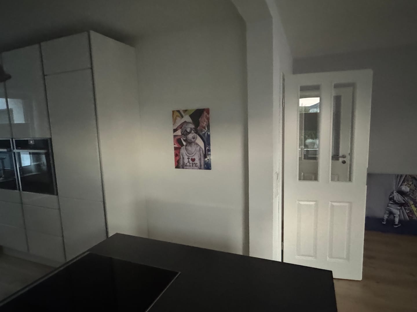 Customer photo review of Leinwandbild Banksy cool Kid Hochformat