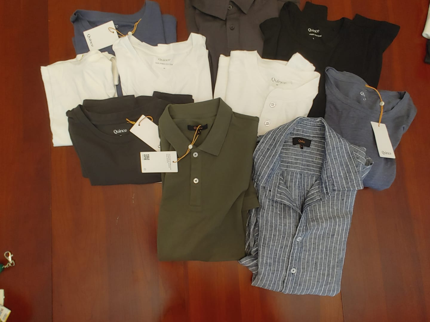 Customer photo review of Men's Quince Minimalist Essentials 10pc Box - NWT/NWOT Returns