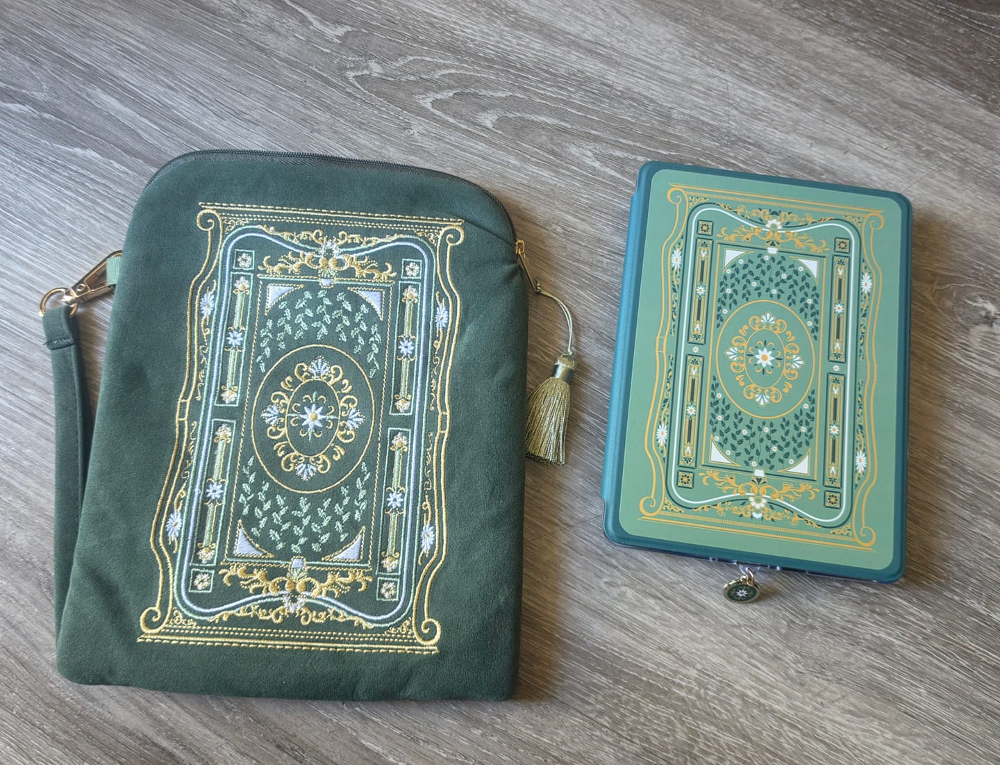 Customer photo review of Literati eReader Sleeve - Sage