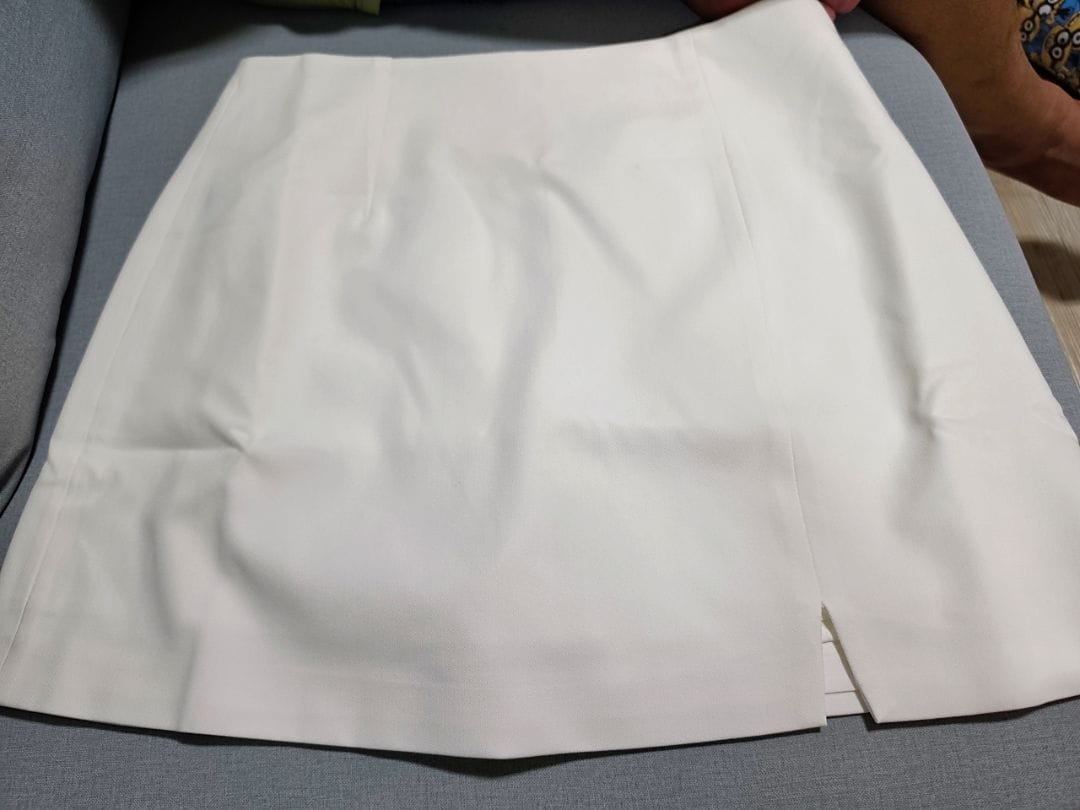 Customer photo review of Seamless Front Slit Skorts