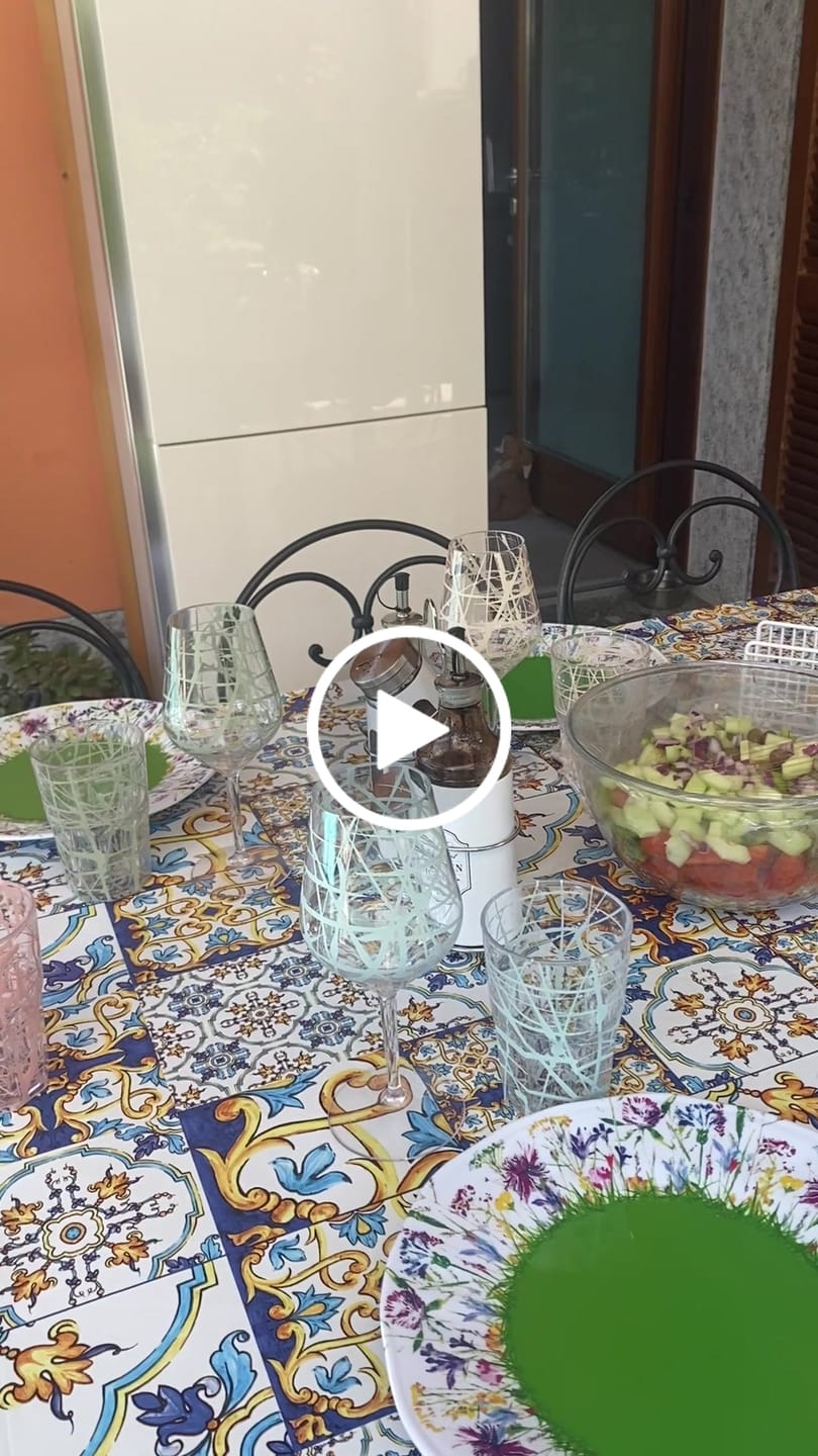 Customer video review of BOX TUMBLER IN PLASTICA