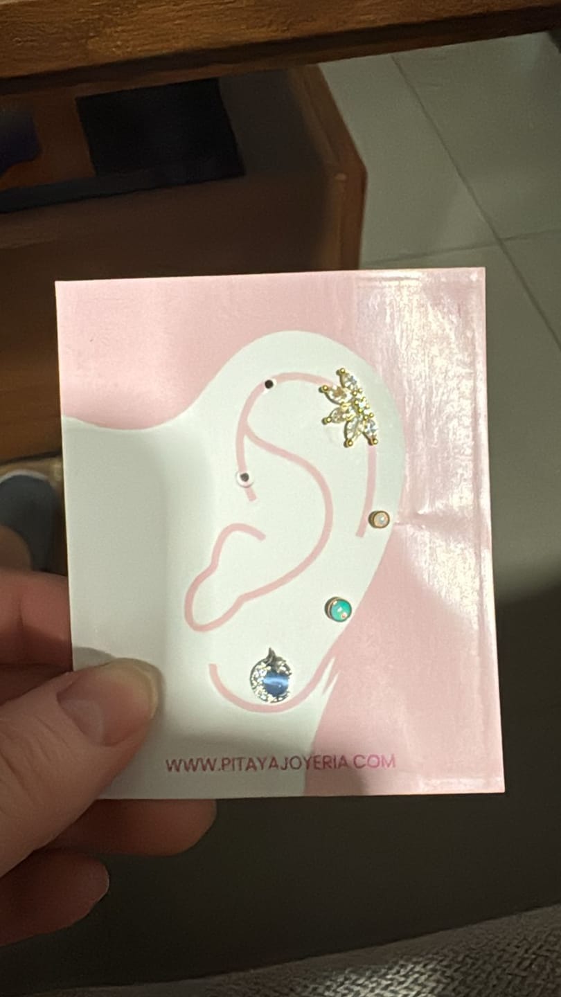 Customer photo review of Piercing Cristal Aurora