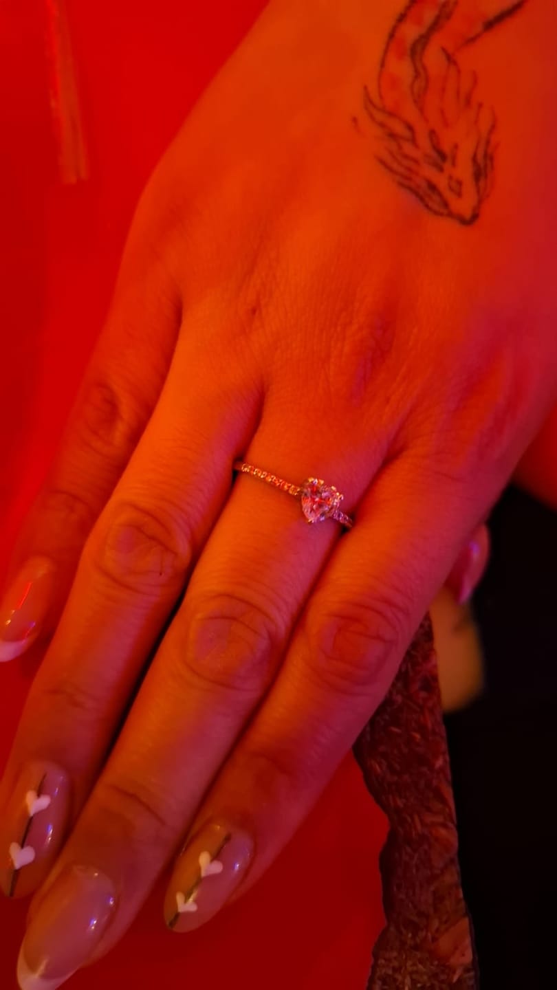 Customer photo review of Anillo Promesa Eternal Love Plata 925