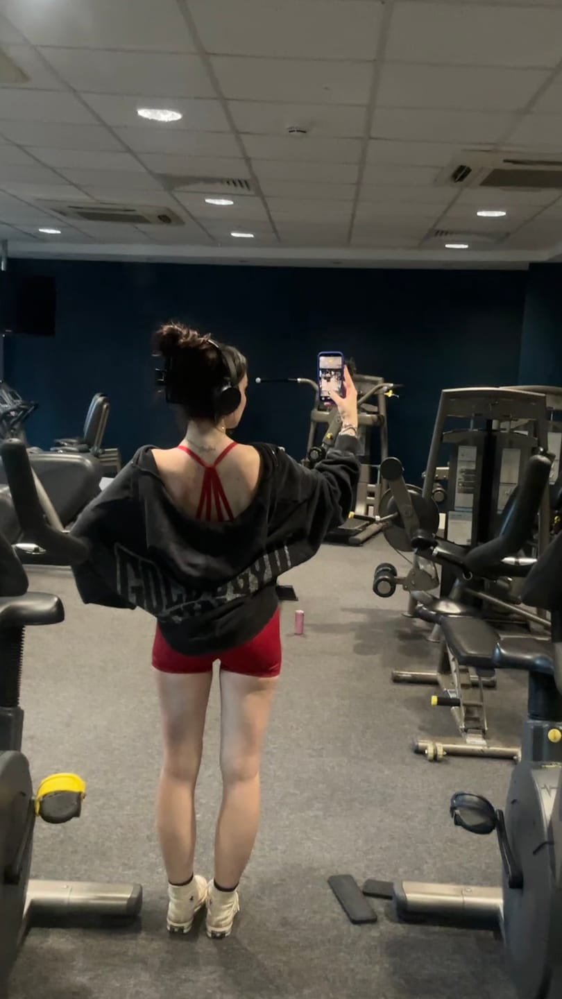 Customer photo review of 5162 - Golds Gym Throwback Zip-ups