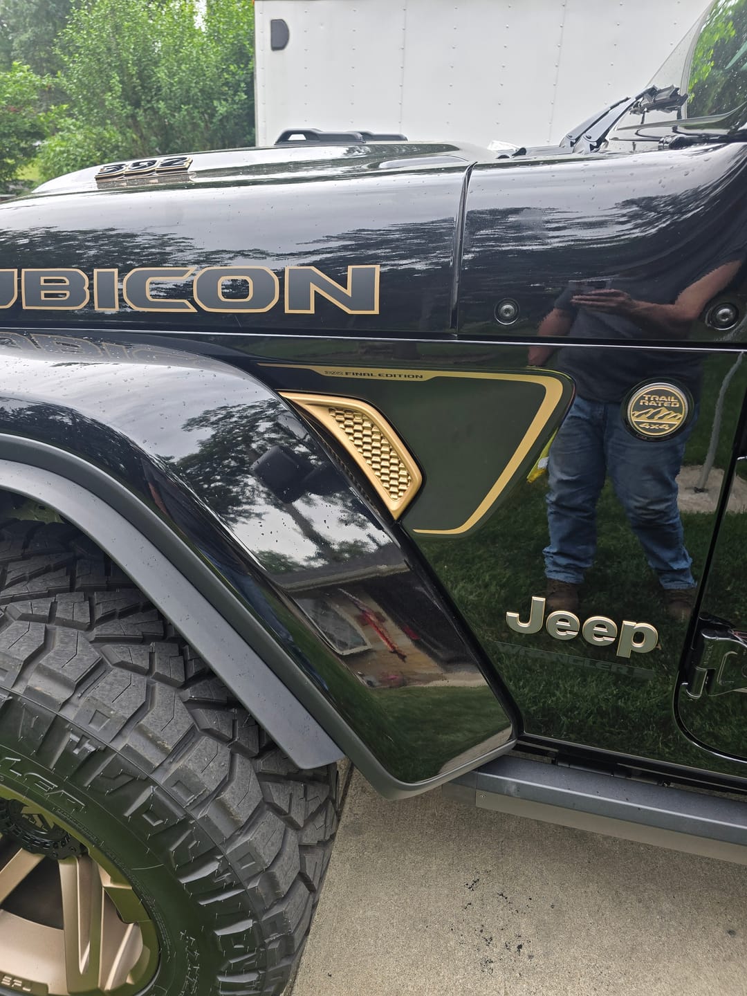 Customer photo review of Custom-Painted Side Vents fits Jeep JL/JT Rubicon
