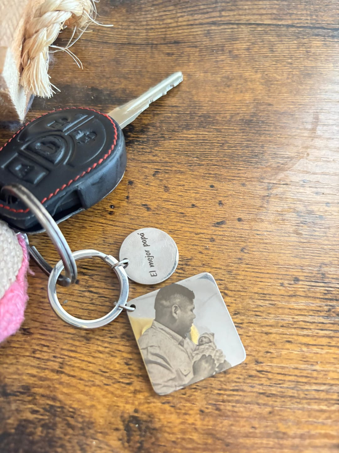 Customer photo review of Llavero Personalizado Cuadrado