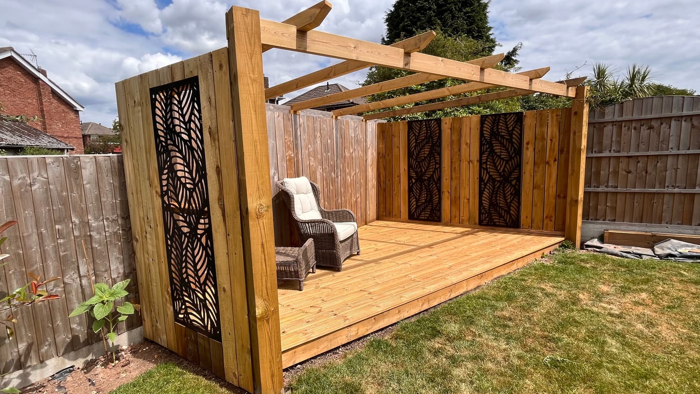 Customer photo review of Black Tropic Palm Decorative Garden Screen
