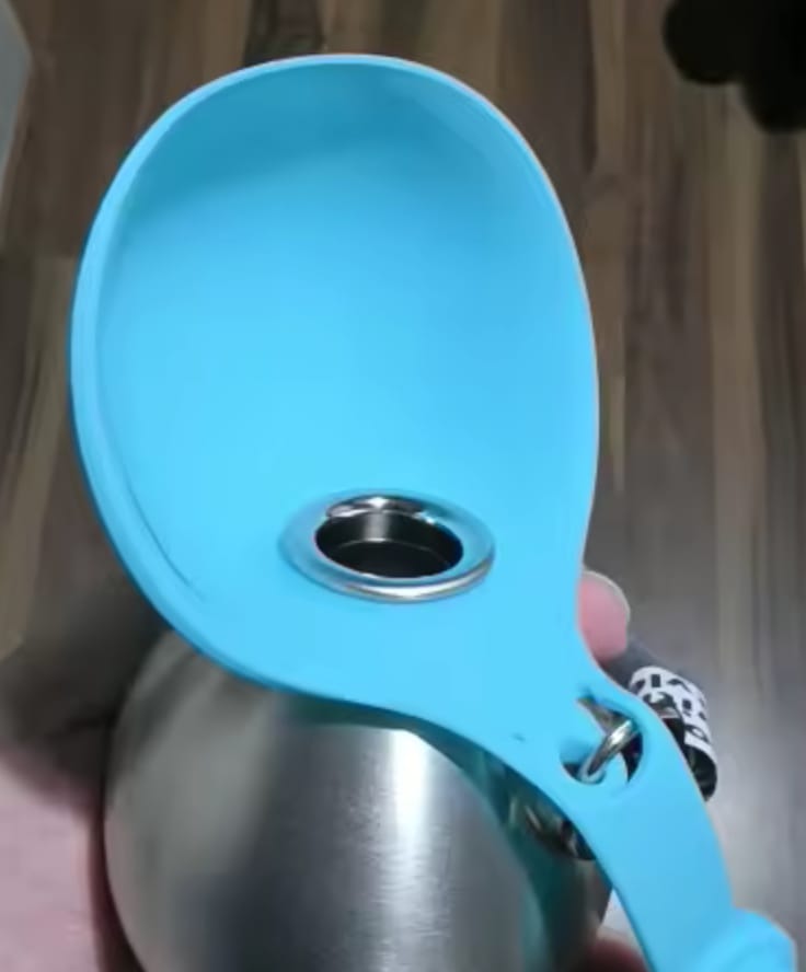 Customer photo review of Botella de Agua para Perros.